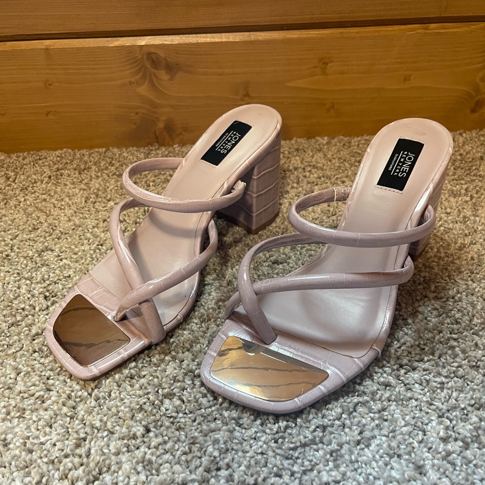 Blocked slip on heels